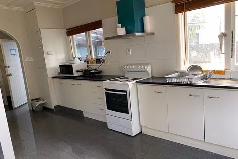 Photo of property in 2a Sturdee Road, Manurewa, Auckland, 2102