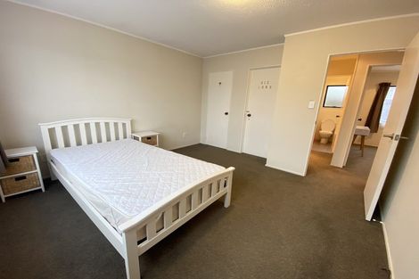 Photo of property in 2/717 East Coast Road, Browns Bay, Auckland, 0630