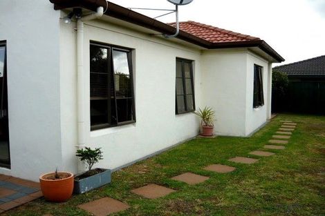 Photo of property in 27 Seneca Court, Golflands, Auckland, 2013