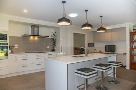 Photo of property in 11 Cookham Place, Maunu, Whangarei, 0179