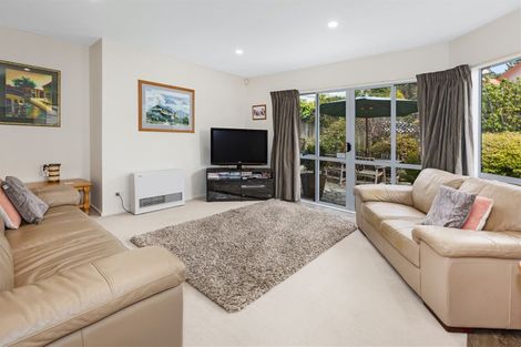 Photo of property in 9 Lanyon Place, Whitby, Porirua, 5024