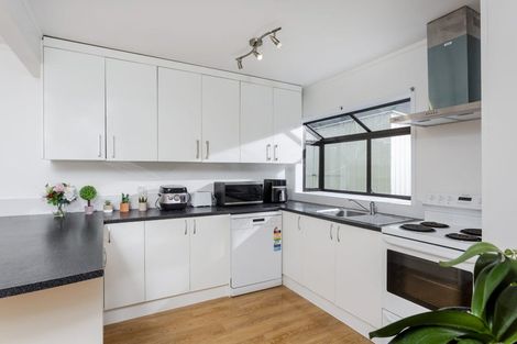 Photo of property in 2/189 Onewa Road, Birkenhead, Auckland, 0626