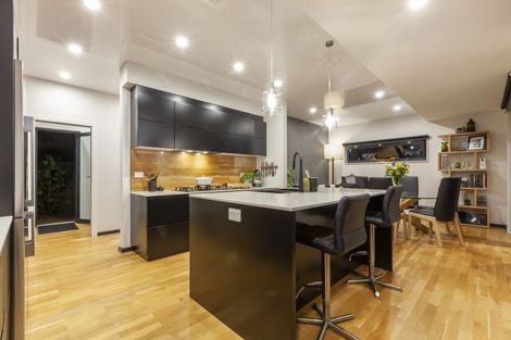 Photo of property in 101 Kakariki Grove, Waikanae, 5036