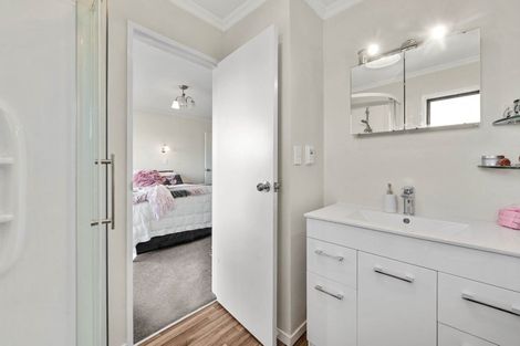 Photo of property in 25 Boundary Road, Waipahihi, Taupo, 3330