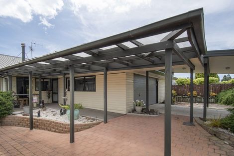 Photo of property in 28 Roretana Drive, Athenree, Katikati, 3177