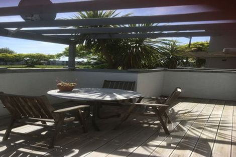 Photo of property in 16 Freyberg Street, Roslyn, Palmerston North, 4414