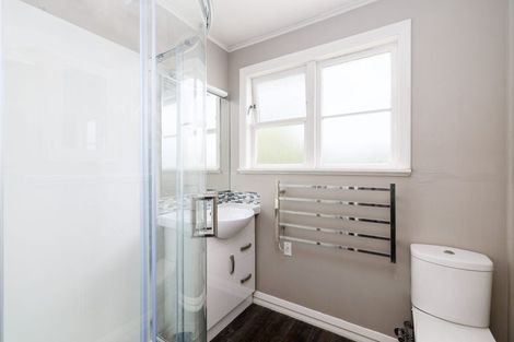 Photo of property in 15 Attlee Crescent, Bryndwr, Christchurch, 8053