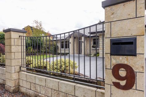 Photo of property in 9 Riverstone Grove, Hokowhitu, Palmerston North, 4410