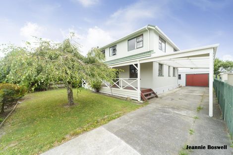 Photo of property in 5 Rangitira Avenue, Palmerston North, 4414