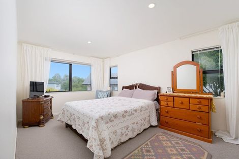 Photo of property in 20 Pyramid Place, Glen Eden, Auckland, 0602