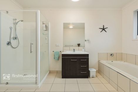 Photo of property in 32 River Terrace, Renwick, 7204