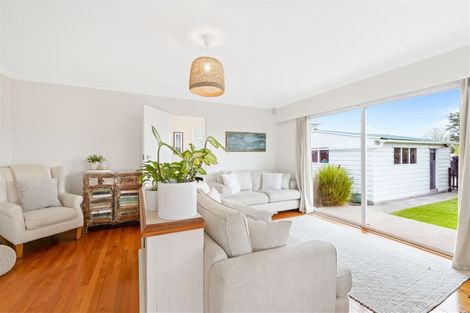 Photo of property in 671 Te Atatu Road, Te Atatu Peninsula, Auckland, 0610