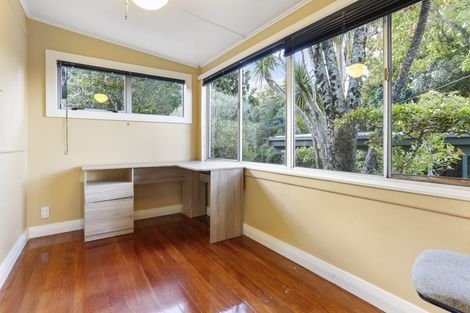 Photo of property in 8 Rimu Road, Oratia, Auckland, 0604