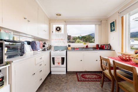 Photo of property in 5 Springdon Avenue, Sawyers Bay, Port Chalmers, 9023