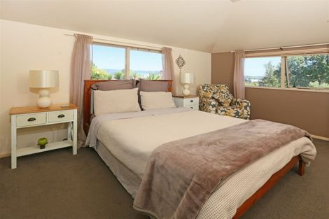 Photo of property in 10a Blacklock Avenue, Henderson, Auckland, 0612