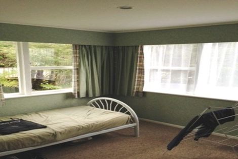 Photo of property in 11 Christina Grove, Normandale, Lower Hutt, 5010