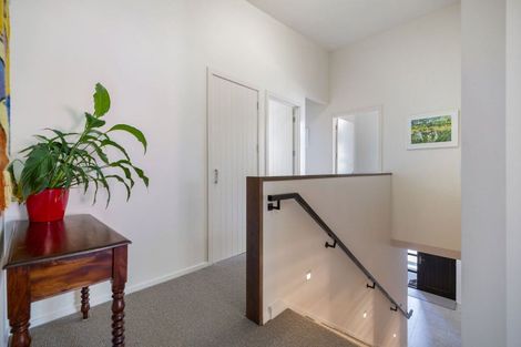 Photo of property in 70 Wynyard Crescent, Fernhill, Queenstown, 9300
