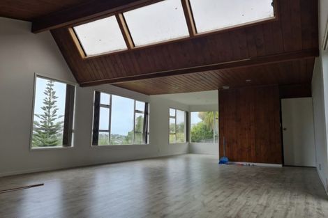 Photo of property in 15 Noeleen Street, Glenfield, Auckland, 0629