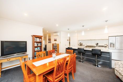 Photo of property in 7 Vaucluse Heights, Fitzherbert, Palmerston North, 4410