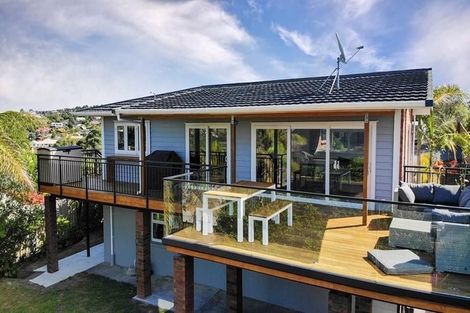 Photo of property in 33 Montclair Rise, Browns Bay, Auckland, 0630