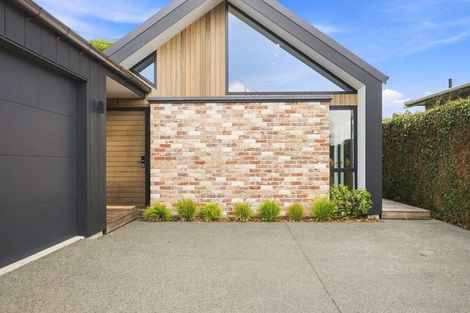 Photo of property in 225 Springfield Road, St Albans, Christchurch, 8014