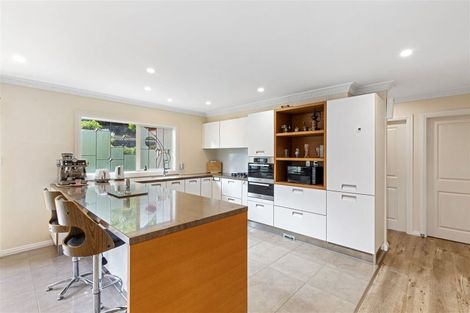 Photo of property in 20 Schopolo Place, Schnapper Rock, Auckland, 0632