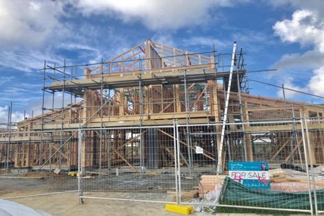 Photo of property in 11 Hoiho Road, Pukekohe, 2120