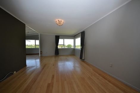 Photo of property in 16 Nutsey Avenue, Northcote, Auckland, 0627