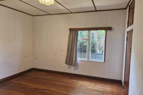 Photo of property in 33 Sackville Street, Fitzroy, New Plymouth, 4312