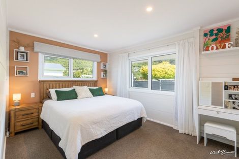 Photo of property in 19 Turon Crescent, Totara Park, Upper Hutt, 5018