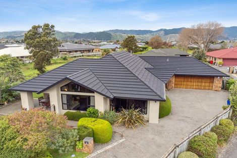 Photo of property in 11 Aburoc Place, Paraparaumu Beach, Paraparaumu, 5032
