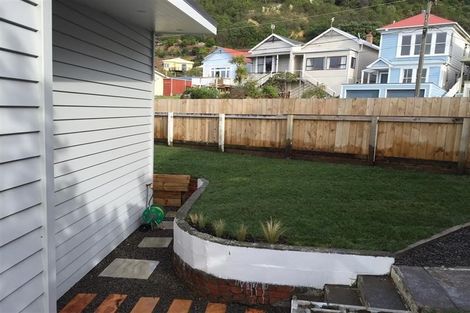 Photo of property in 203 Sutherland Road, Lyall Bay, Wellington, 6022