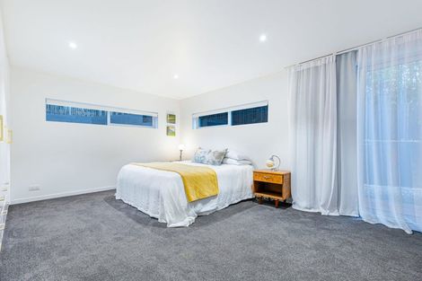 Photo of property in 16a Renata Crescent, Te Atatu Peninsula, Auckland, 0610