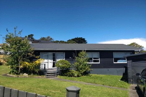 Photo of property in 3 Woodhouse Place, West Harbour, Auckland, 0618