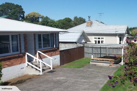 Photo of property in 1/3a Huapai Street, Onehunga, Auckland, 1061