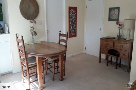 Photo of property in 2/20 Russell Street, Stanley Point, Auckland, 0624