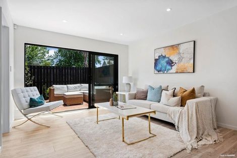 Photo of property in 4/9 Smiths Avenue, Papakura, 2110