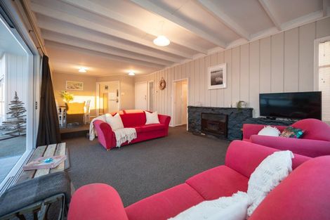 Photo of property in 10 Marine Parade South, Foxton Beach, Foxton, 4815