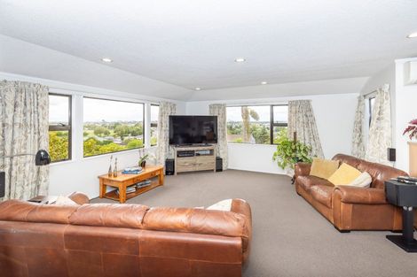 Photo of property in 27 Russleigh Drive, Dinsdale, Hamilton, 3204