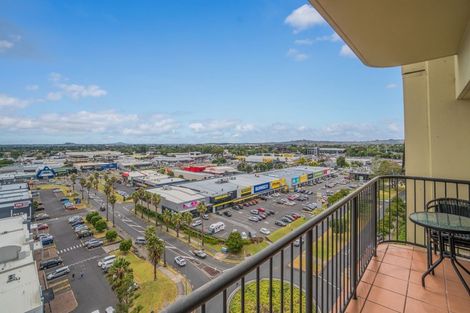 Photo of property in The Rennaissance, 11h/18 Ronwood Avenue, Manukau, Auckland, 2104
