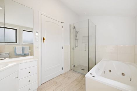 Photo of property in 9 Kotare Street, Fendalton, Christchurch, 8041