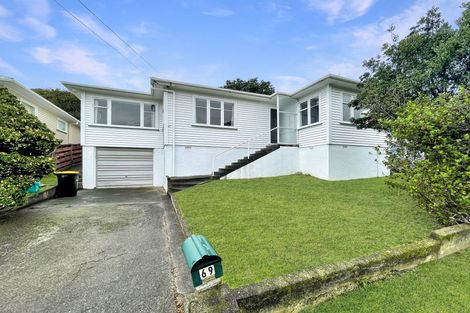 Photo of property in 69 Taylor Terrace, Tawa, Wellington, 5028