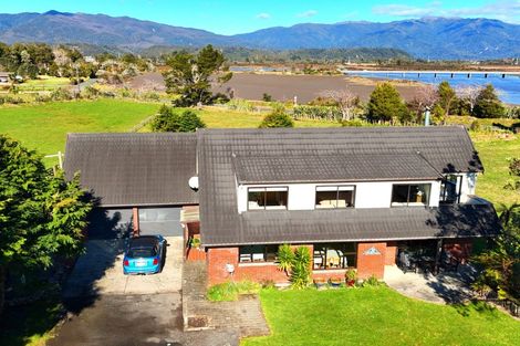 Photo of property in 65 Snodgrass Road, Westport, 7892