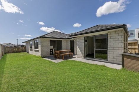 Photo of property in 58 Marion Crescent, Papamoa Beach, Papamoa, 3118