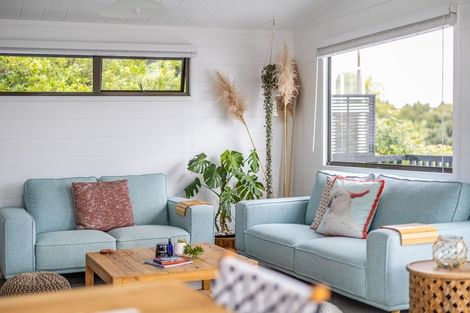 Photo of property in 88 Doves Bay Road, Kerikeri, 0294