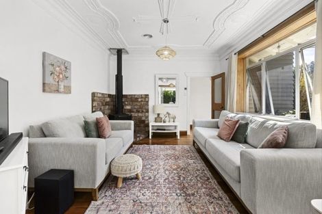 Photo of property in 15a Sycamore Grove, Lower Vogeltown, New Plymouth, 4310