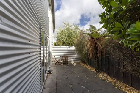 Photo of property in 94a Packe Street, Edgeware, Christchurch, 8013
