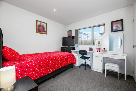 Photo of property in 110a Royal Road, Massey, Auckland, 0614