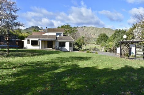 Photo of property in 98 Ringawhati Road, Otaki, 5583
