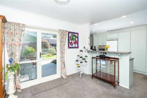 Photo of property in 60 Waiwherowhero Drive, St Andrews, Hamilton, 3200